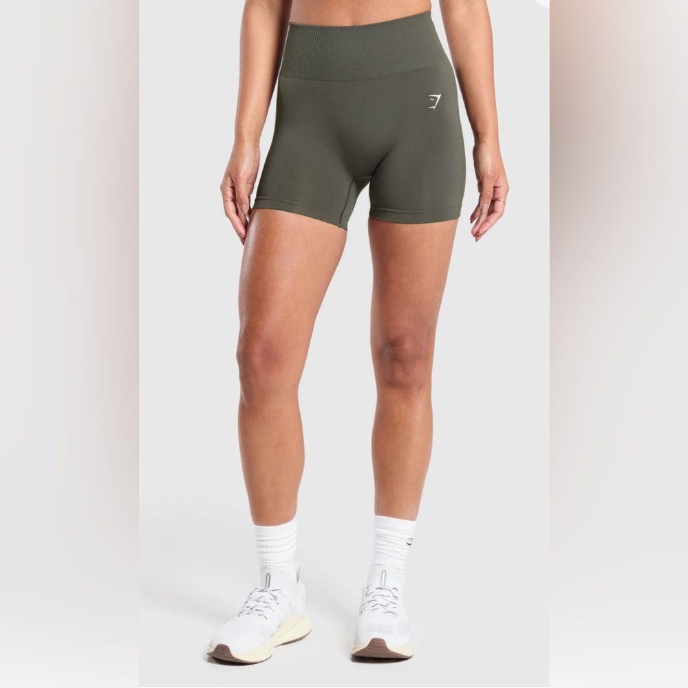 GYMSHARK EVERYDAY SEAMLESS SHORTS SIZE LARGE COLOR GREEN